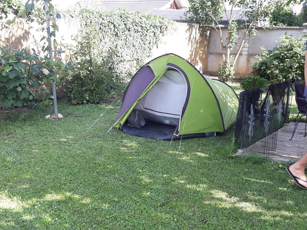 Camping Under The Walnut In Your Own Tent On A Shared Lot And Shared Bathroom Λιουμπλιάνα Εξωτερικό φωτογραφία