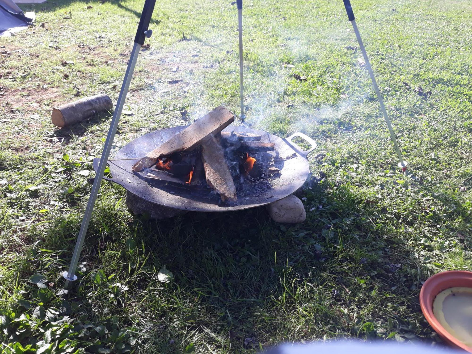 Camping Under The Walnut In Your Own Tent On A Shared Lot And Shared Bathroom Λιουμπλιάνα Εξωτερικό φωτογραφία